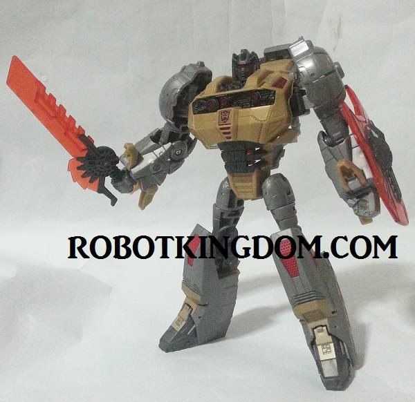 Hasbro Transformers Fall Of Cybertron Voyager Grimlock In Hand Images Show Lighting Effects  (5 of 12)